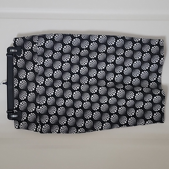 LuLaRoe Size S Black with Abstract White Circles Bodycon Pencil/Bandage Skirt - Picture 2 of 9
